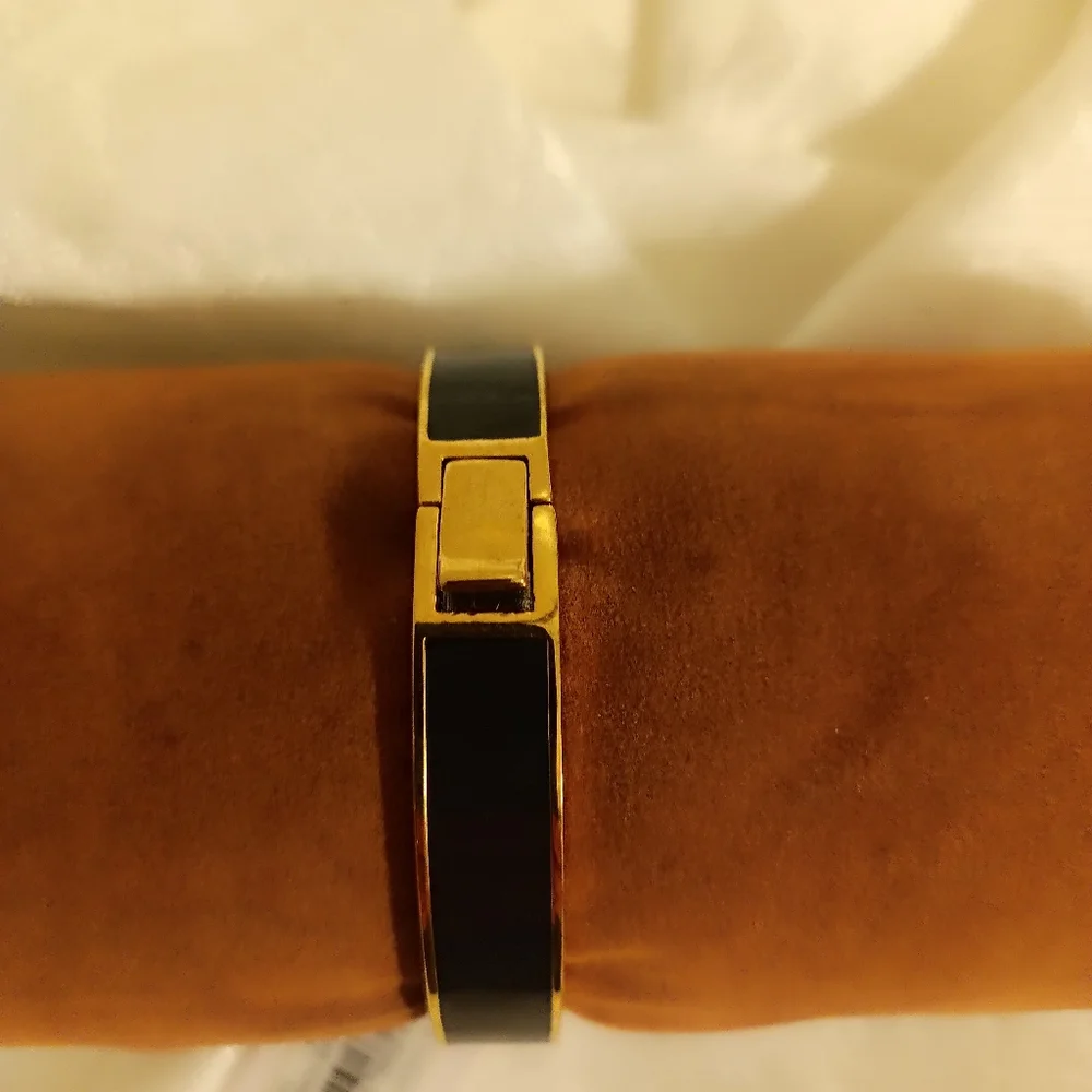 Kate spade black and gold enamel clasp bangle women's bracelet - Picture 5 of 6